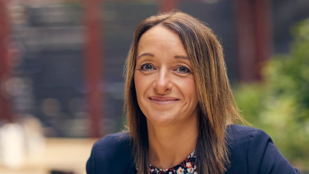 BOO7 Helen Binns   web