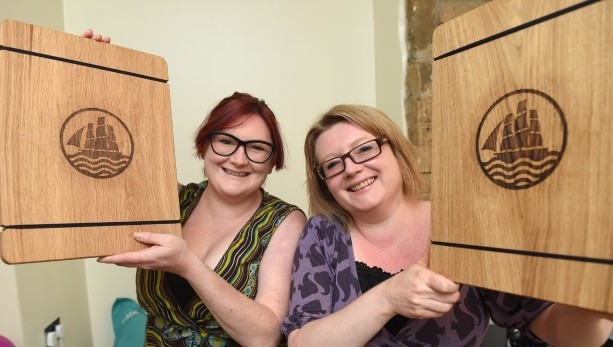 l_r_victoria_and_louise_lawson_of_bough_to_beauty_bespoke__002____web 2